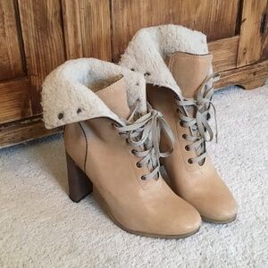 Chloe Tan Leather/Shearling Ankle Boots